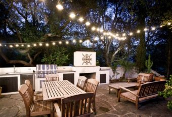 Outdoor Entertaining Is Fun & Can Be Done Safely