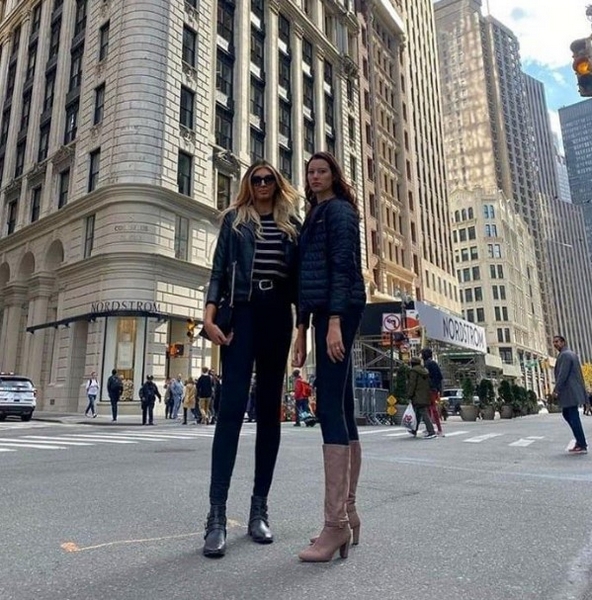 Tall Models In The City