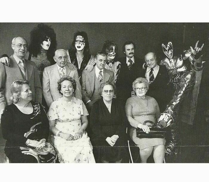 KISS With Their Parents, 1976